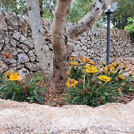 Вилла Casolare Di Puglia Ночи Экстерьер фото