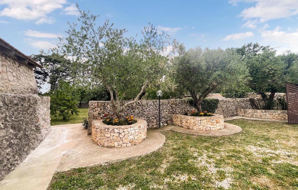 Вилла Casolare Di Puglia Ночи Экстерьер фото