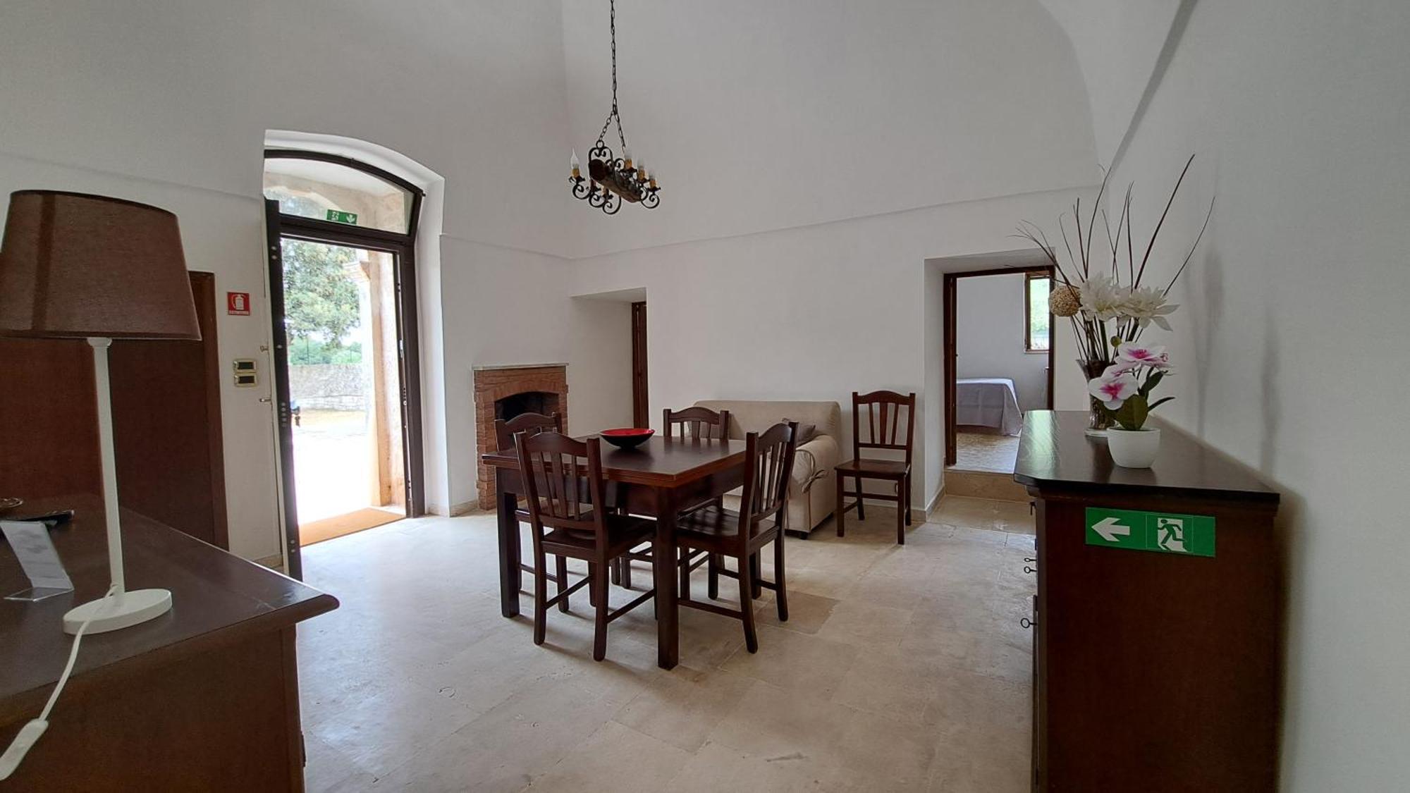 Вилла Casolare Di Puglia Ночи Экстерьер фото