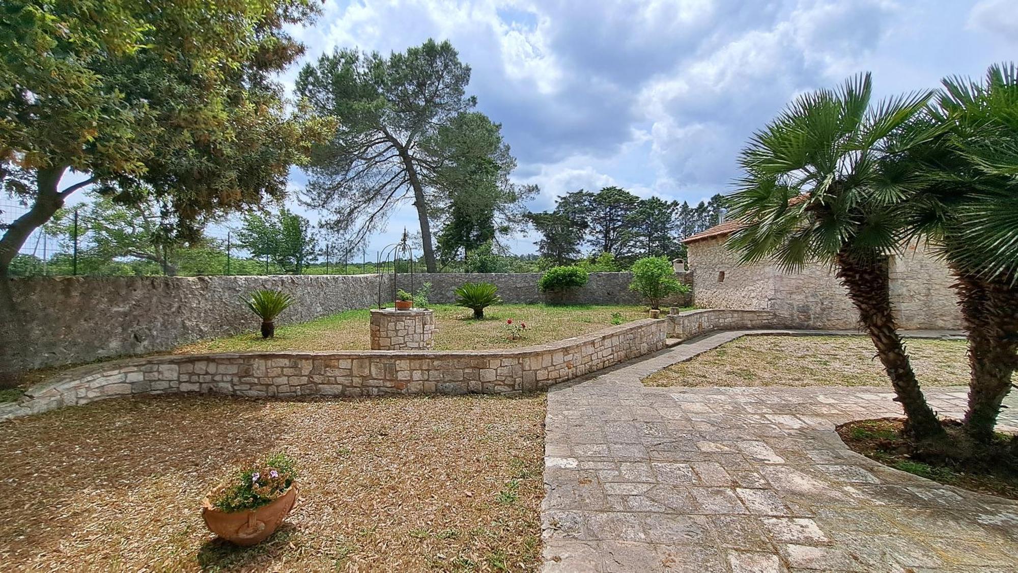 Вилла Casolare Di Puglia Ночи Экстерьер фото