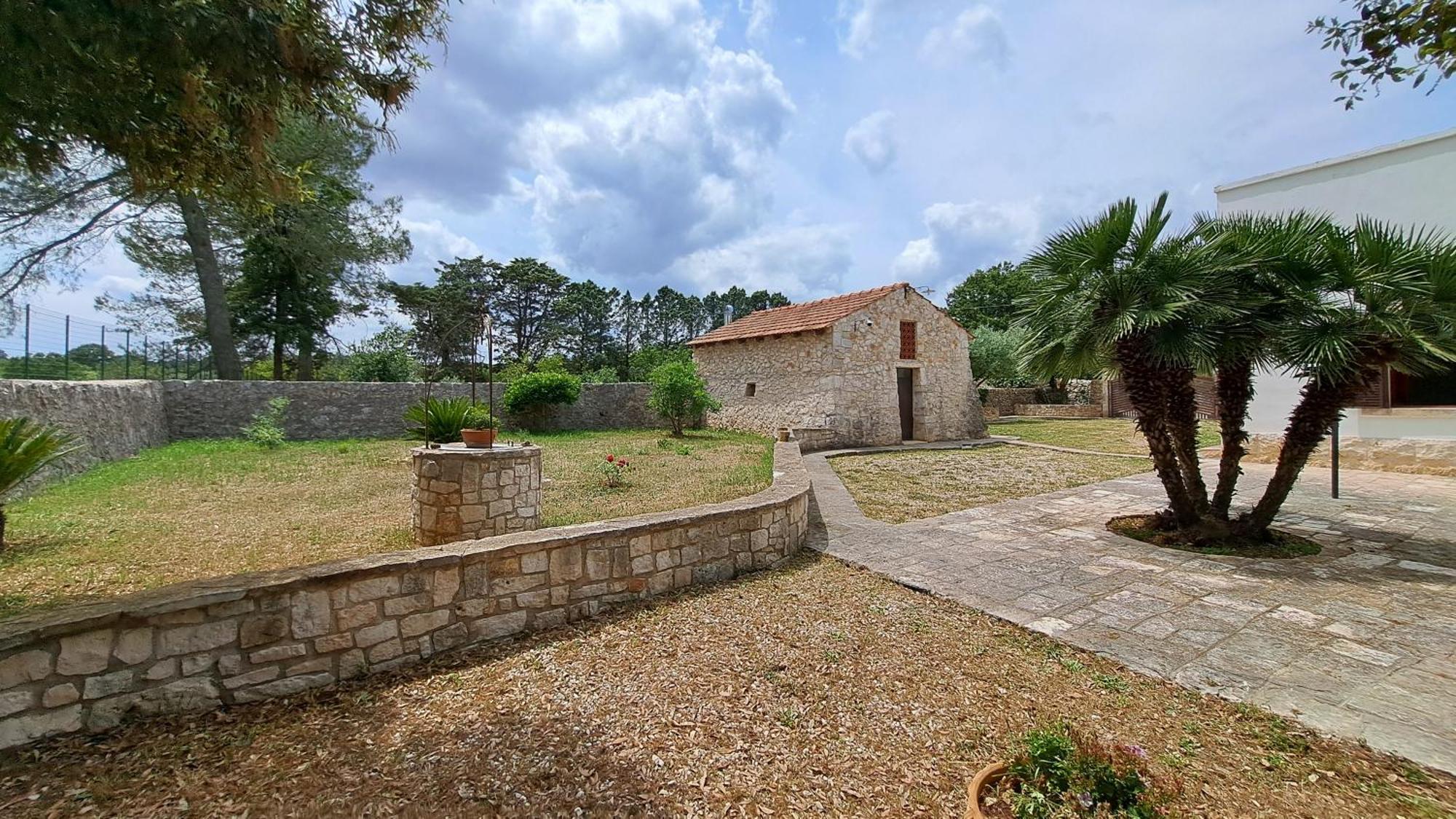 Вилла Casolare Di Puglia Ночи Экстерьер фото